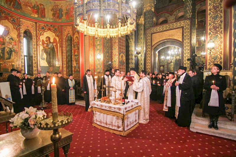 Regele Mihai I, pomenit la 40 de zile de la trecerea la veşnicie 25205