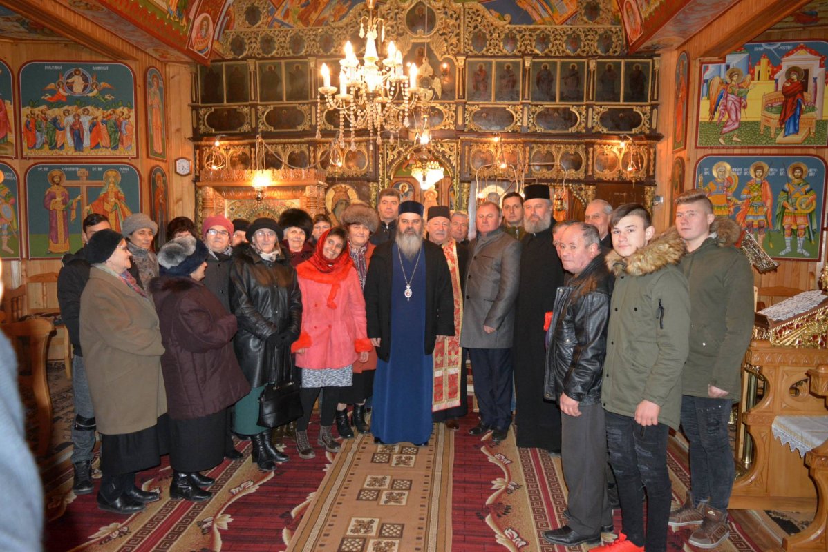 Liturghie arhierească în oraşul Negreşti 25106