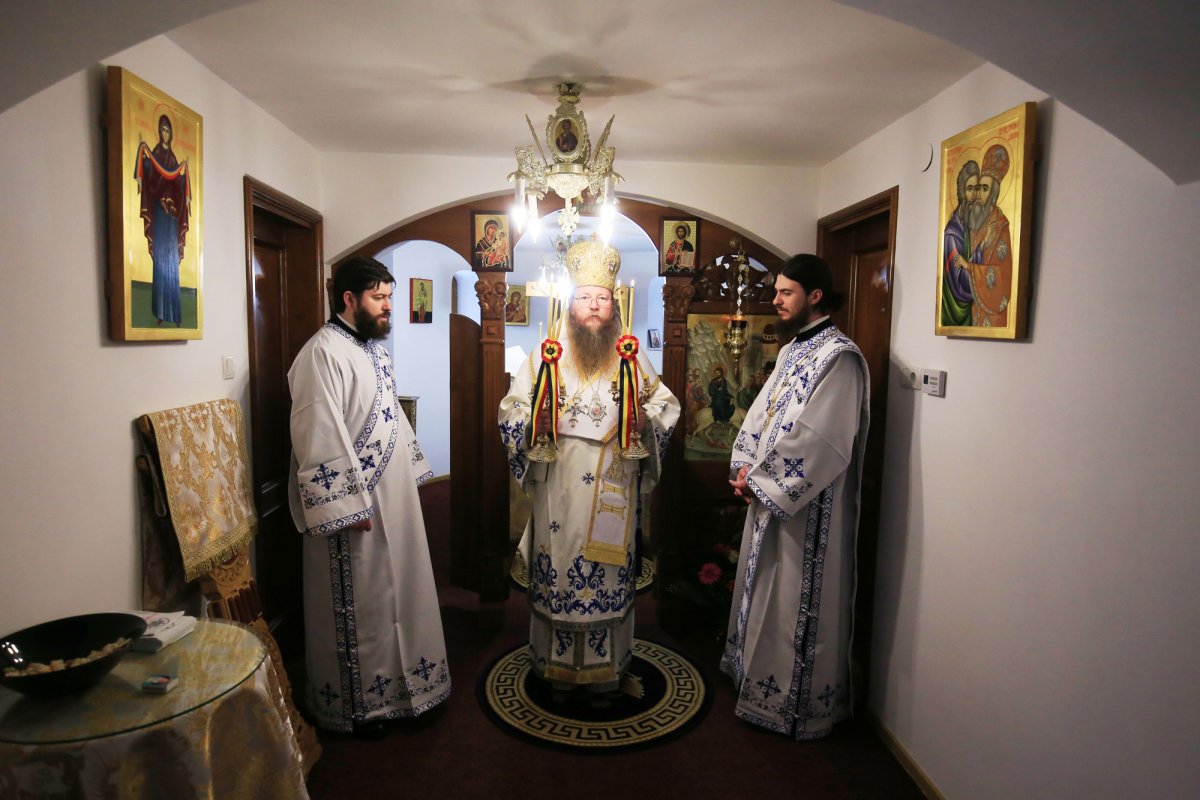 Slujiri arhiereşti în Duminica a 29-a după Rusalii 25122