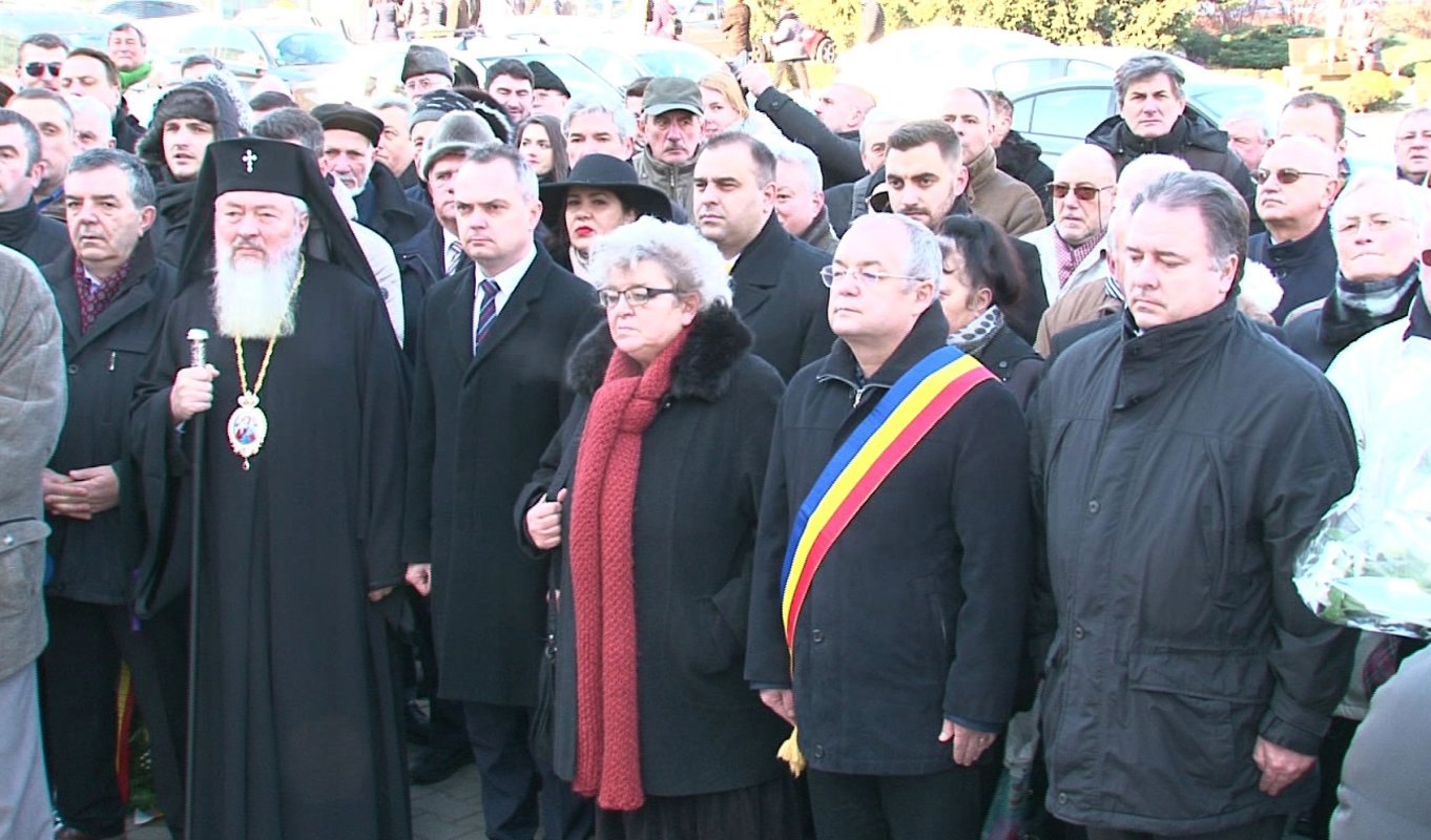 Ceremonie de cinstire a poetului naţional Mihai Eminescu, la Cluj-Napoca 25047