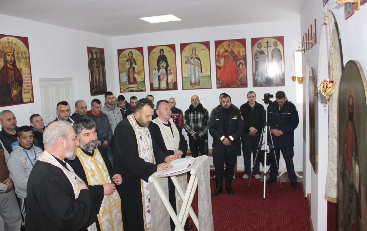 Rugăciune şi daruri pentru cei privaţi de libertate 25023