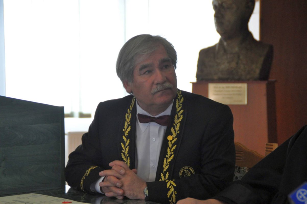 Literatura - aşteptarea lui Dumnezeu  ca musafir la masă 24897