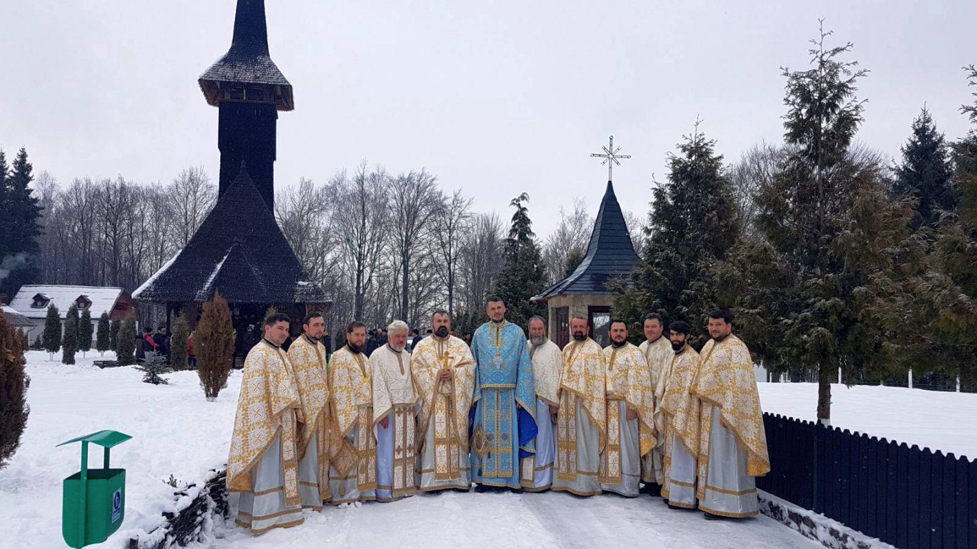 Hram deosebit la Mănăstirea Cireșoaia 24741