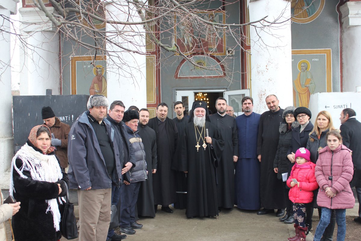 Slujire arhierească în Parohia Cârna - Dolj 24759