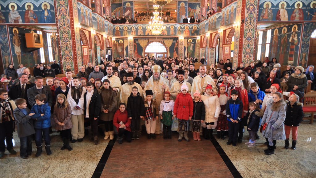 Slujiri arhierești în Duminica a 32-a după Rusalii 24746