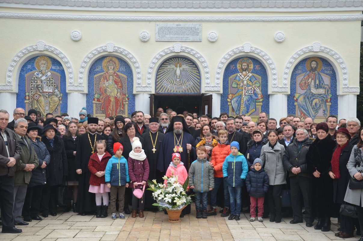 Slujiri arhierești în Duminica a 32-a după Rusalii 24747