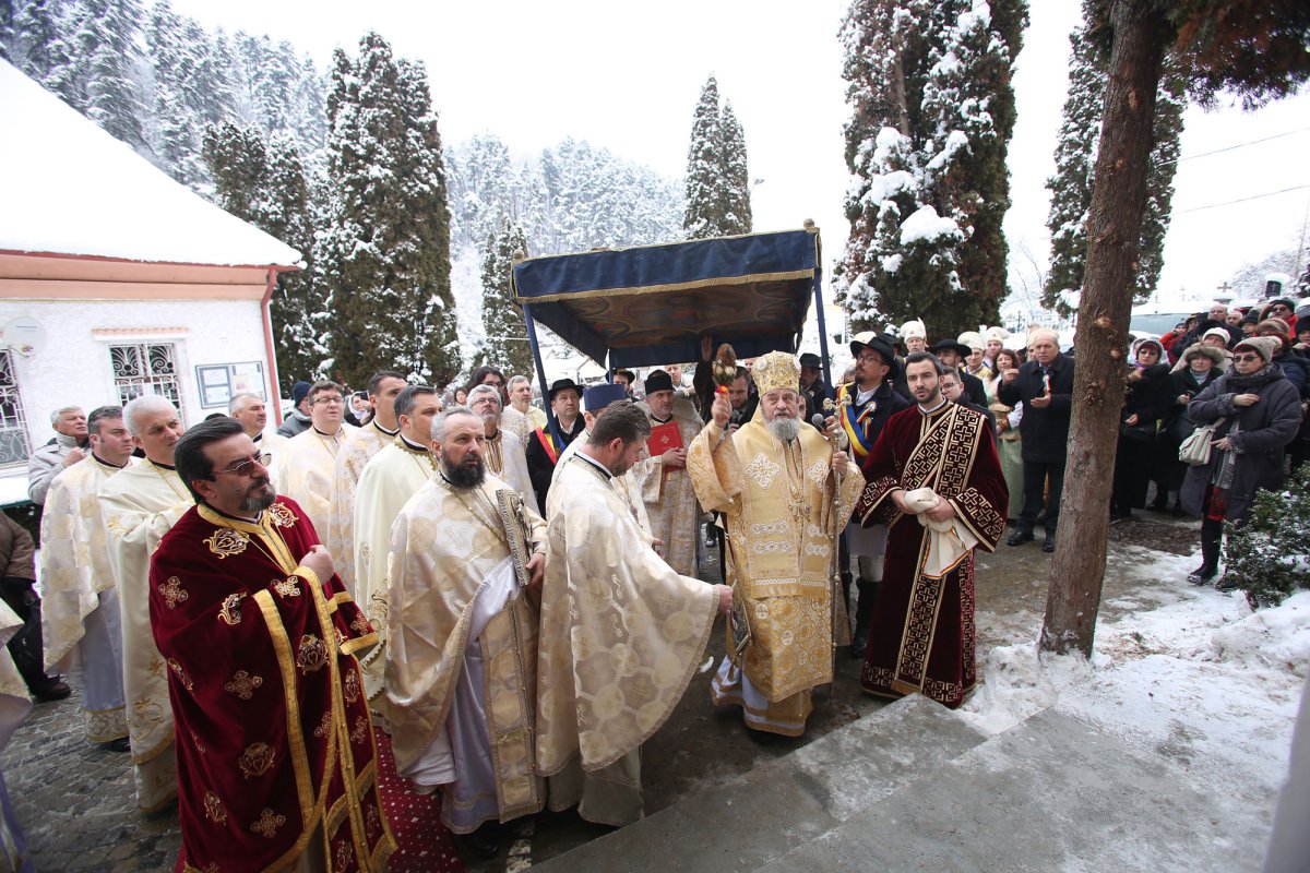 Slujiri arhierești în Duminica a 32-a după Rusalii 24749