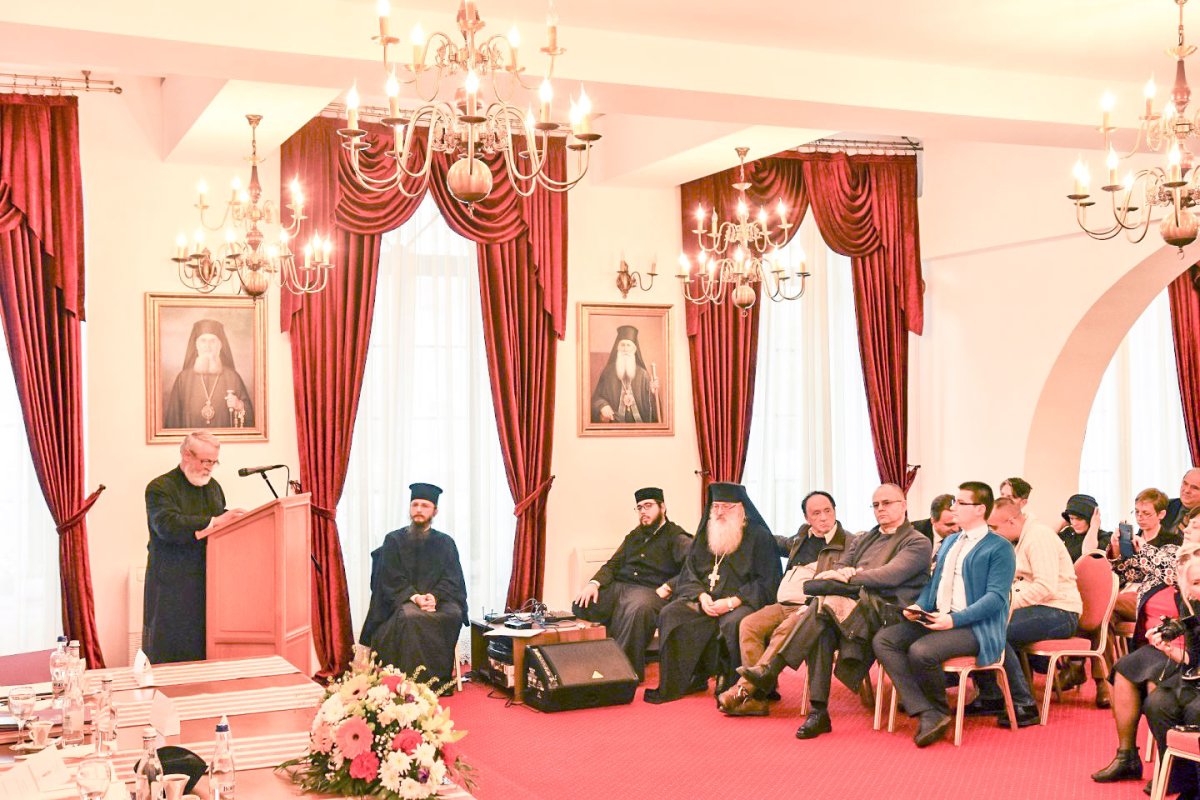 Simpozion naţional la Râmnicu-Vâlcea 24703