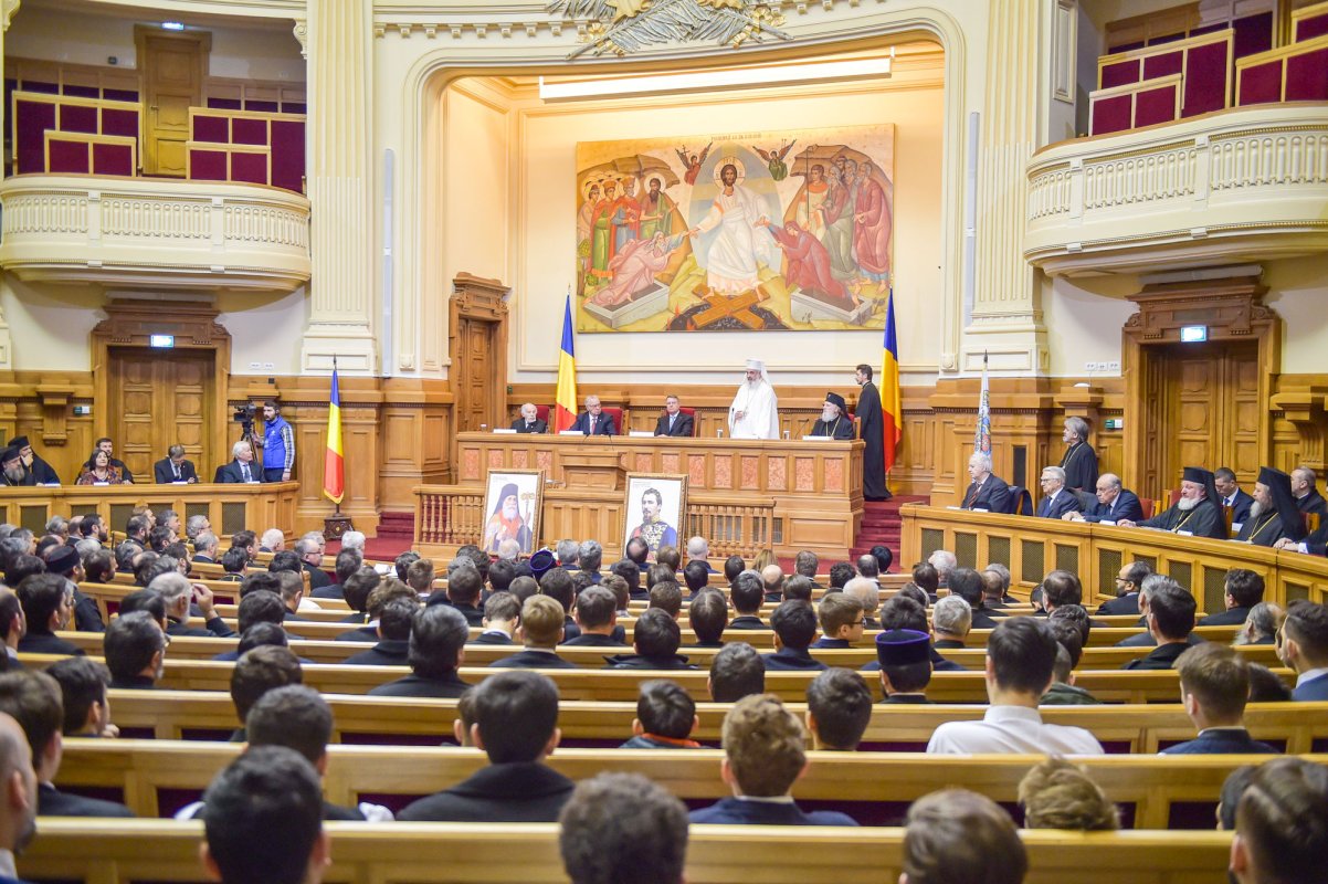 Eveniment academic pe Colina Bucuriei 24660