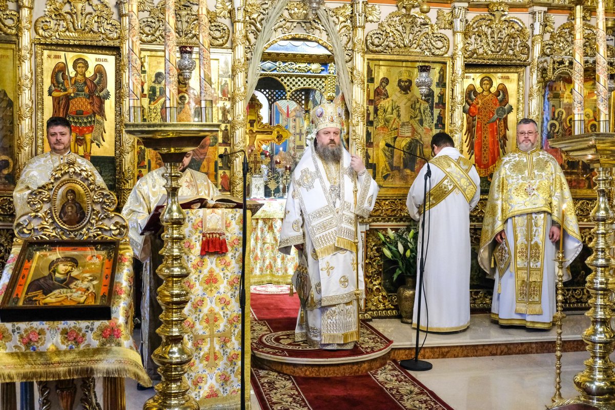 Hramul Seminarului „Nifon Mitropolitul” 24614