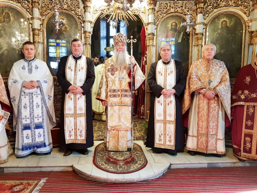 Începutul Triodului în Mitropolia Olteniei 24375