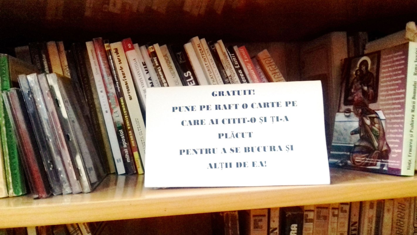 Cititorii fideli ai bibliotecii parohiei clujene „Naşterea Domnului”, premiaţi 24320