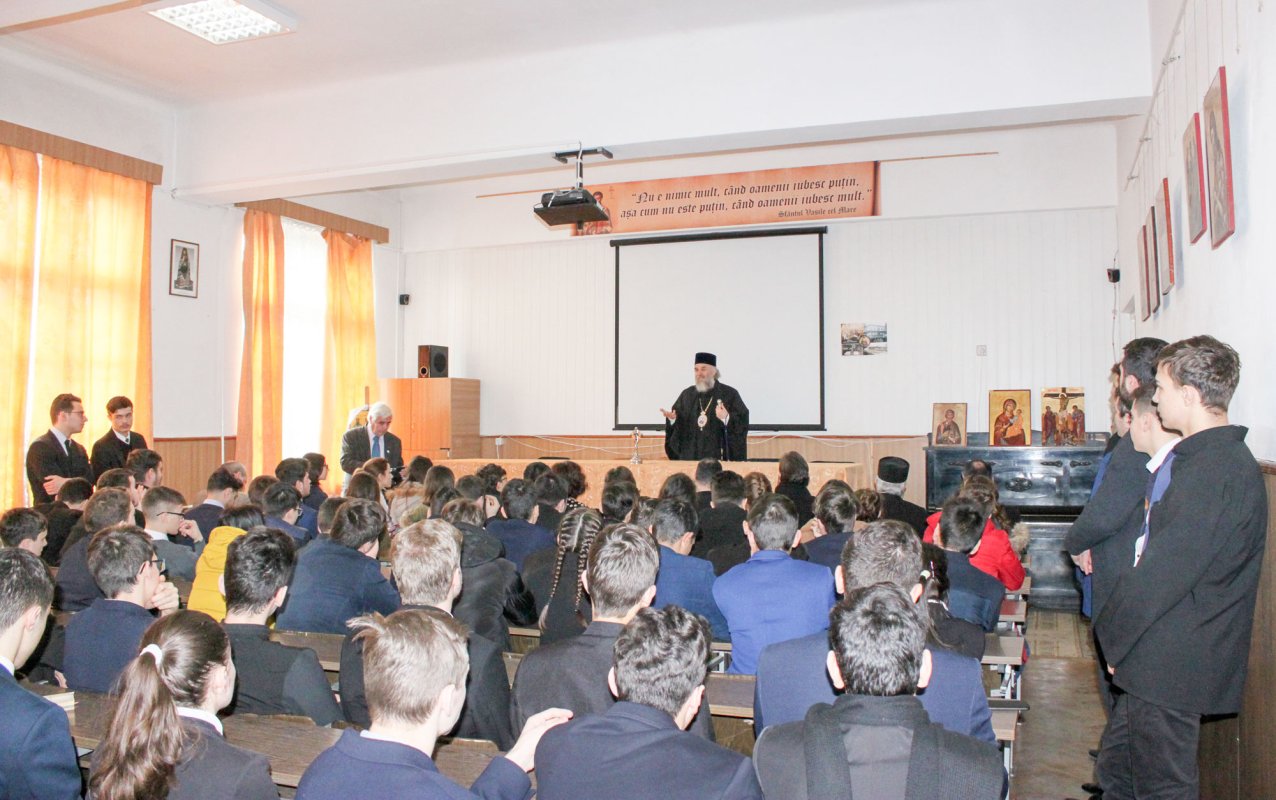 Simpozion interliceal la Seminarul Teologic din Galaţi 24343