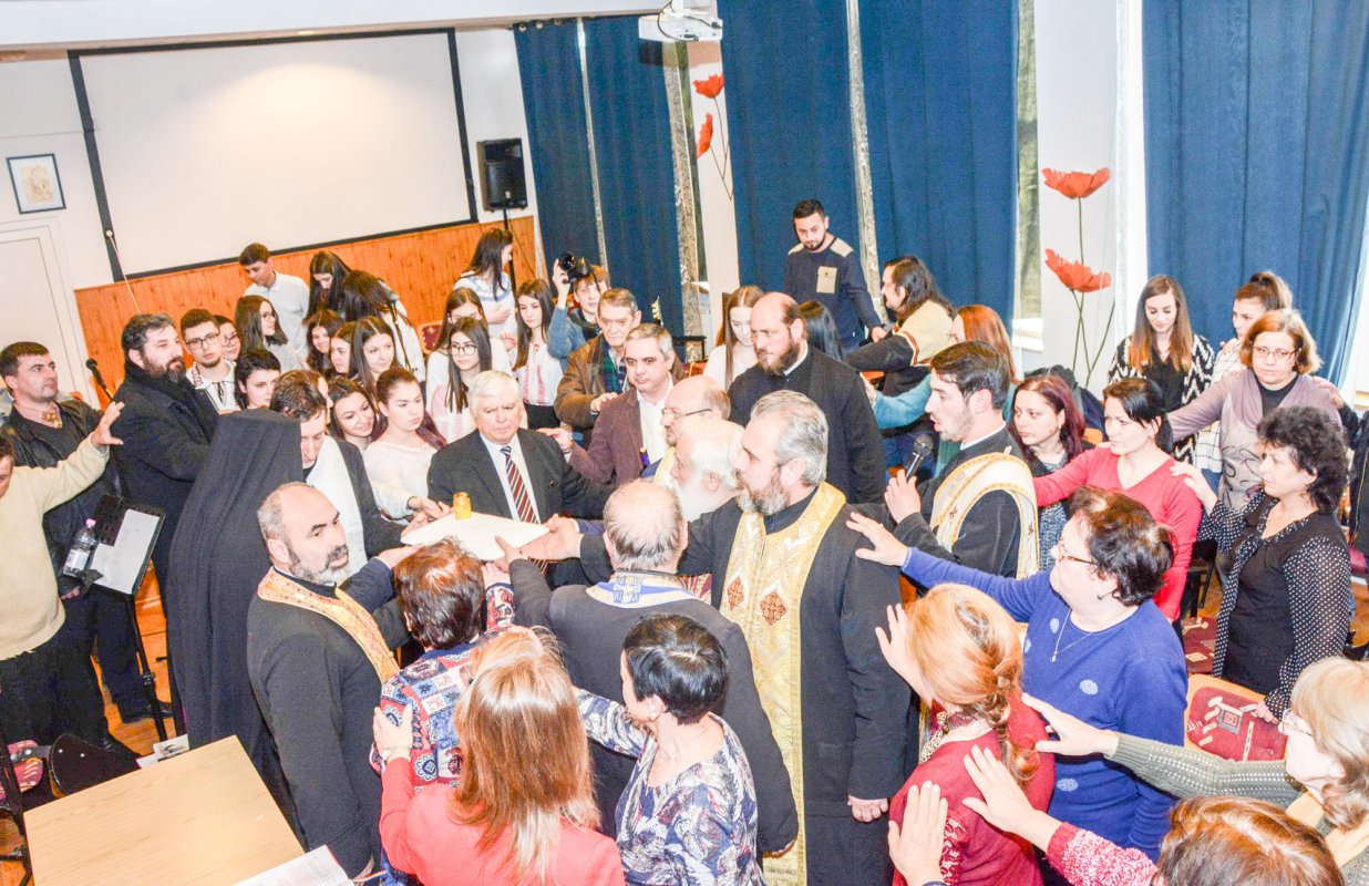 Liceul „Grigore Tocilescu” și-a sărbătorit ocrotitorii spirituali 24287