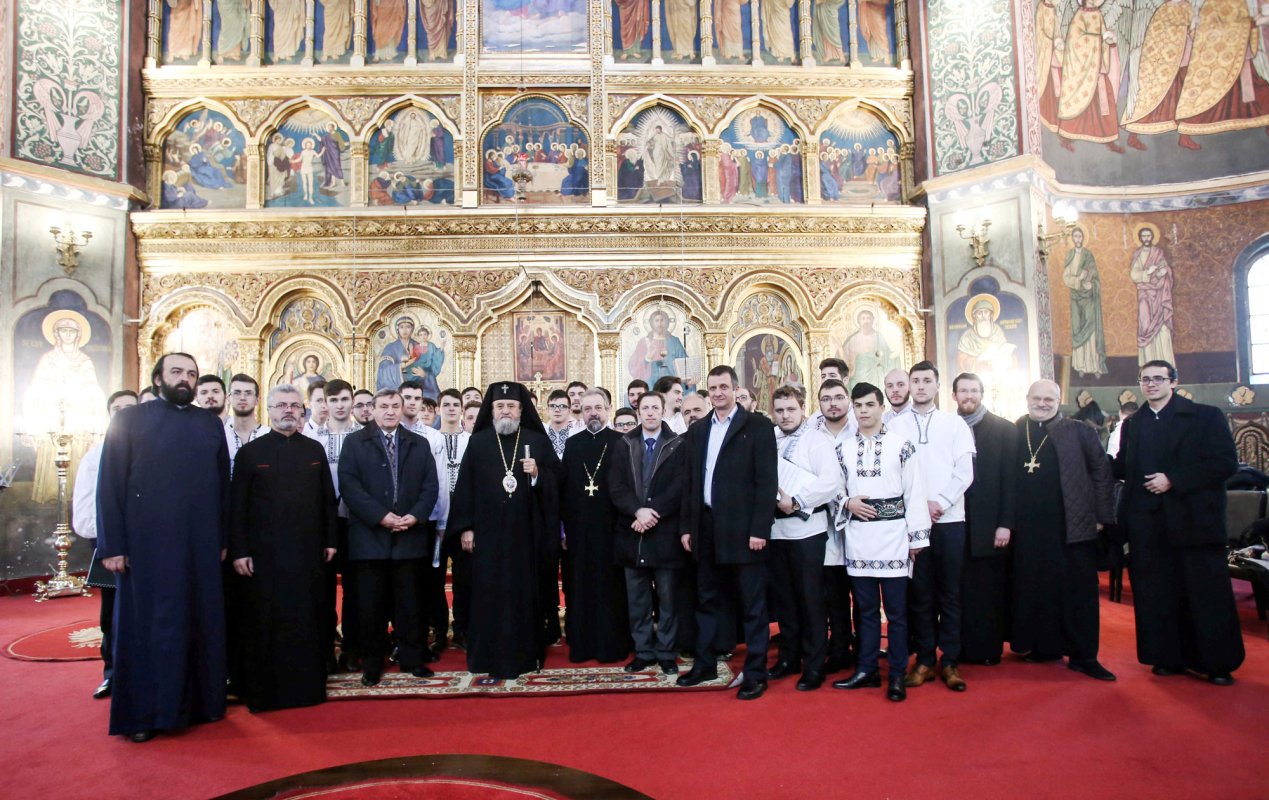 Sărbătoarea Sfinţilor Trei Ierarhi 24260