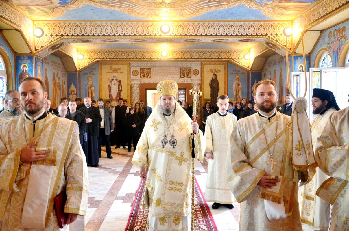 Sărbătoarea Sfinţilor Trei Ierarhi 24264