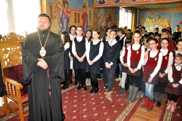 Sărbătoarea Sfinţilor Trei Ierarhi 24266