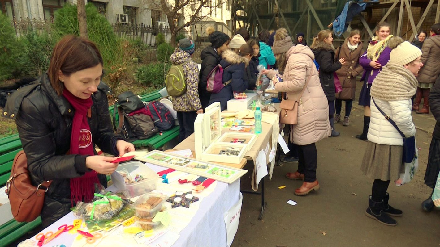 Liceul „Sfinții Trei Ierarhi” și-a cinstit ocrotitorii 24233