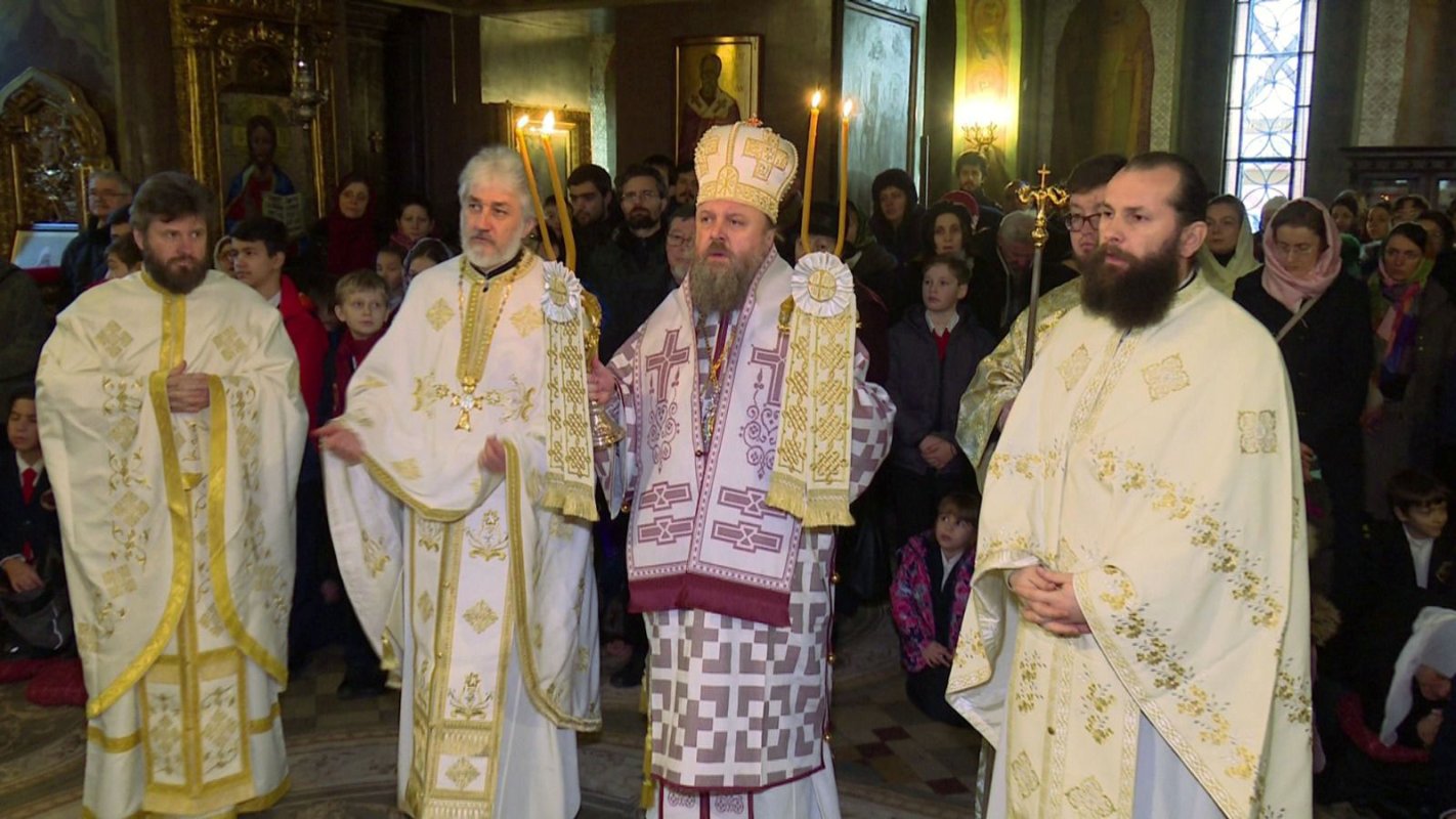 Liceul „Sfinții Trei Ierarhi” și-a cinstit ocrotitorii 24234