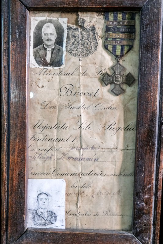 Muzeul preoților eroi din Parohia Radomirești 24091