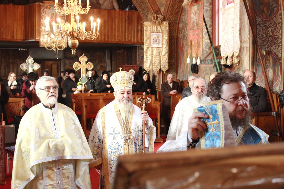 Slujiri arhierești și hramuri, la Praznicul Întâmpinării Domnului 24070