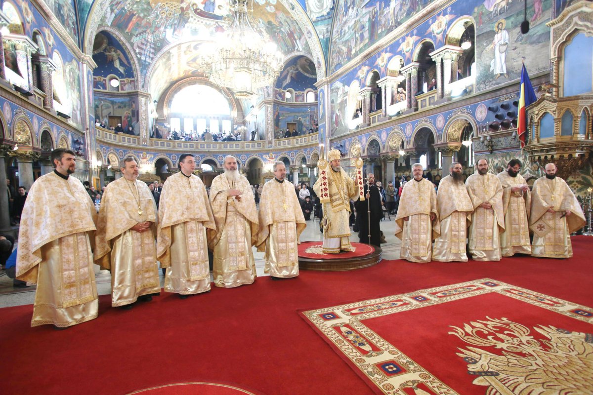 Slujiri arhierești și hramuri, la Praznicul Întâmpinării Domnului 24073