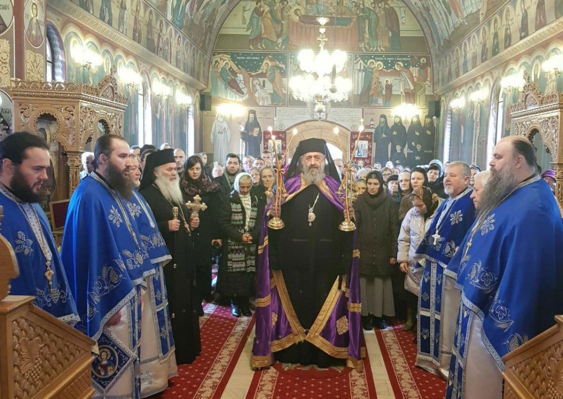 Slujiri arhierești și hramuri, la Praznicul Întâmpinării Domnului 24074
