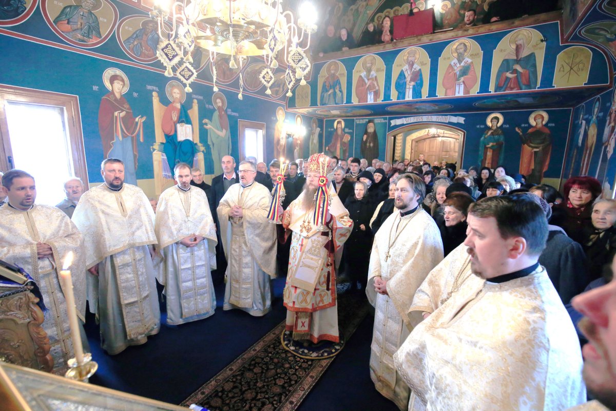 Slujiri arhierești și hramuri, la Praznicul Întâmpinării Domnului 24075