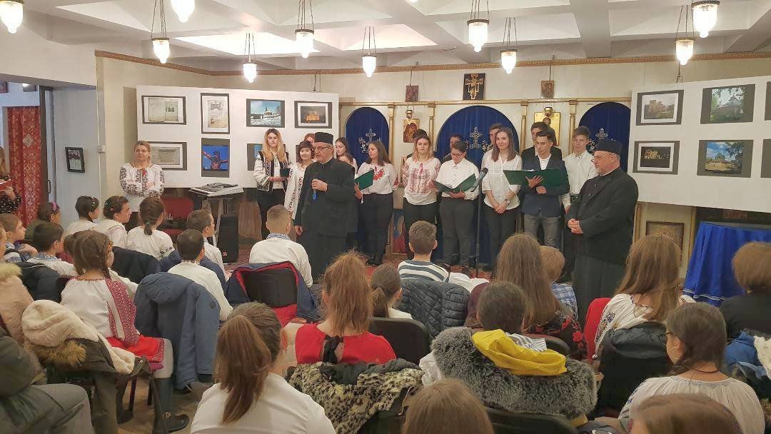 Simpozionul „Tinerii: un neam, o credință, o simțire” 23994