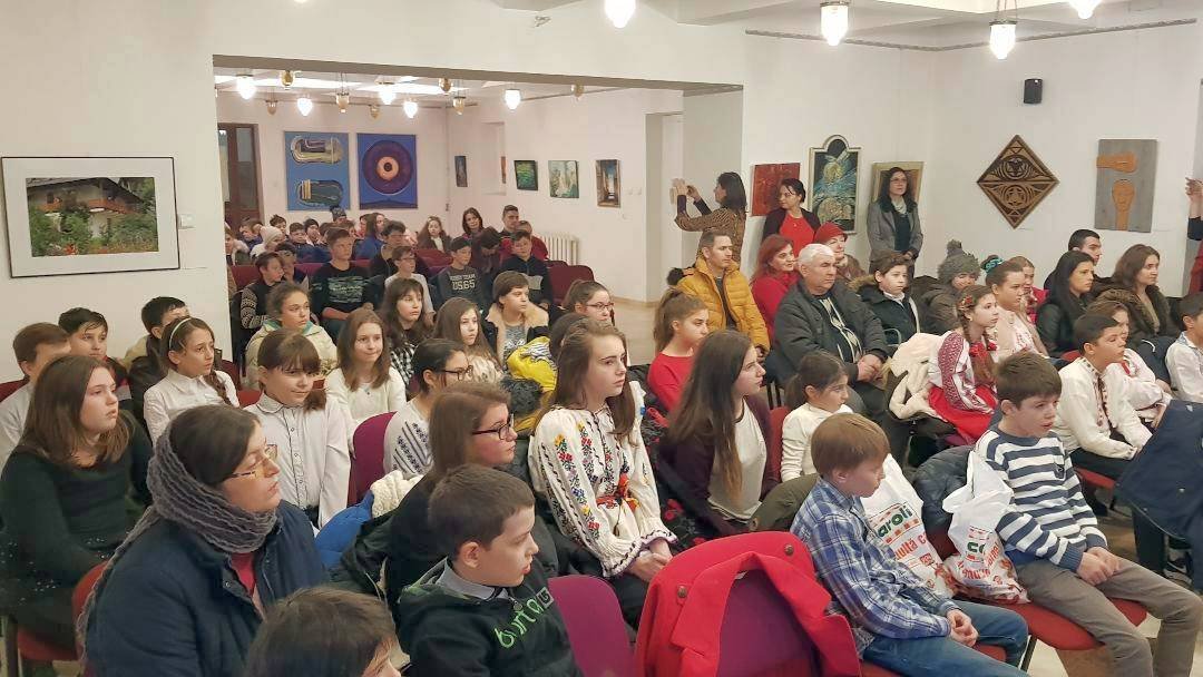 Simpozionul „Tinerii: un neam, o credință, o simțire” 23995