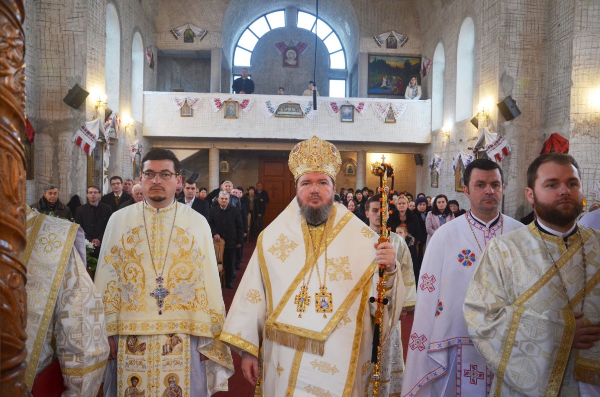 Slujiri arhiereşti în Duminica Întoarcerii Fiului risipitor 24016
