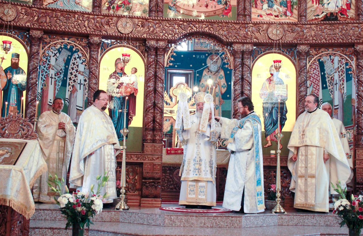 Slujiri arhiereşti în Duminica Întoarcerii Fiului risipitor 24017