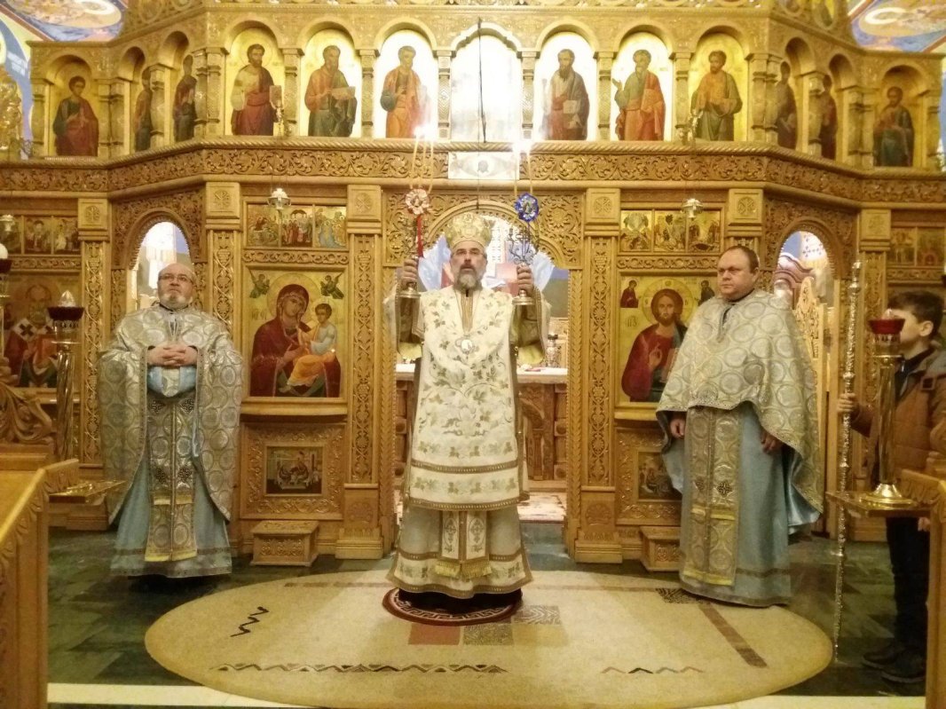 Noi slujitori ai Sfântului Altar în Eparhia Romanului și Bacăului 23942