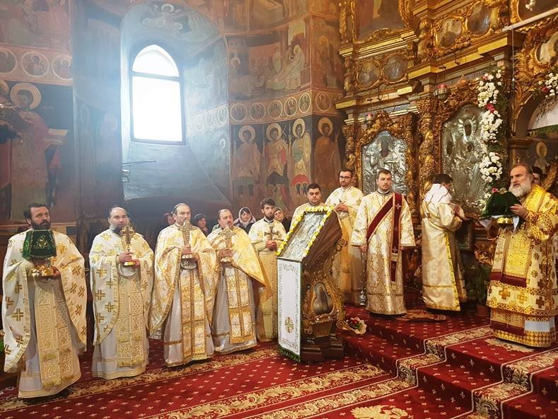 Noi slujitori ai Sfântului Altar în Eparhia Romanului și Bacăului 23943