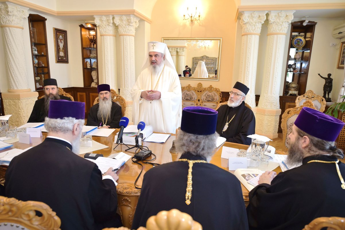 Ședință de lucru a Sinodului mitropolitan 23972