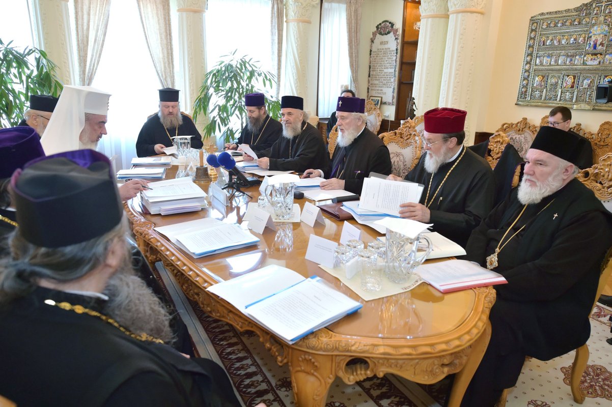 Ședință de lucru a Sinodului mitropolitan 23973
