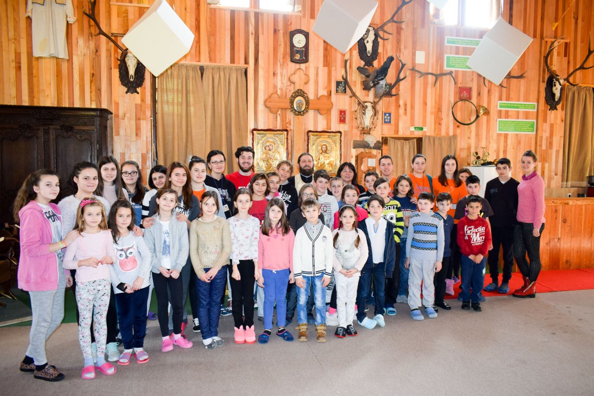 Tabăra de creație „Credință și artă pentru toți” la Vărădia 23969