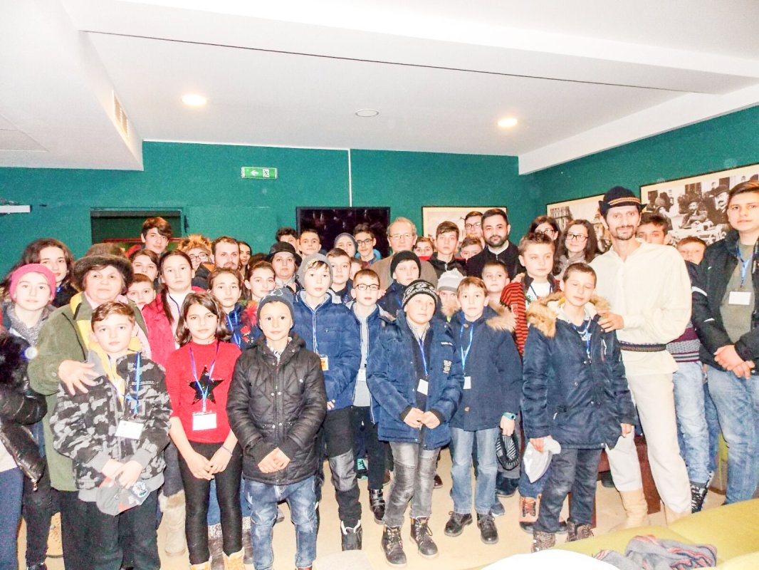 Tineri în vizite culturale la București 23979