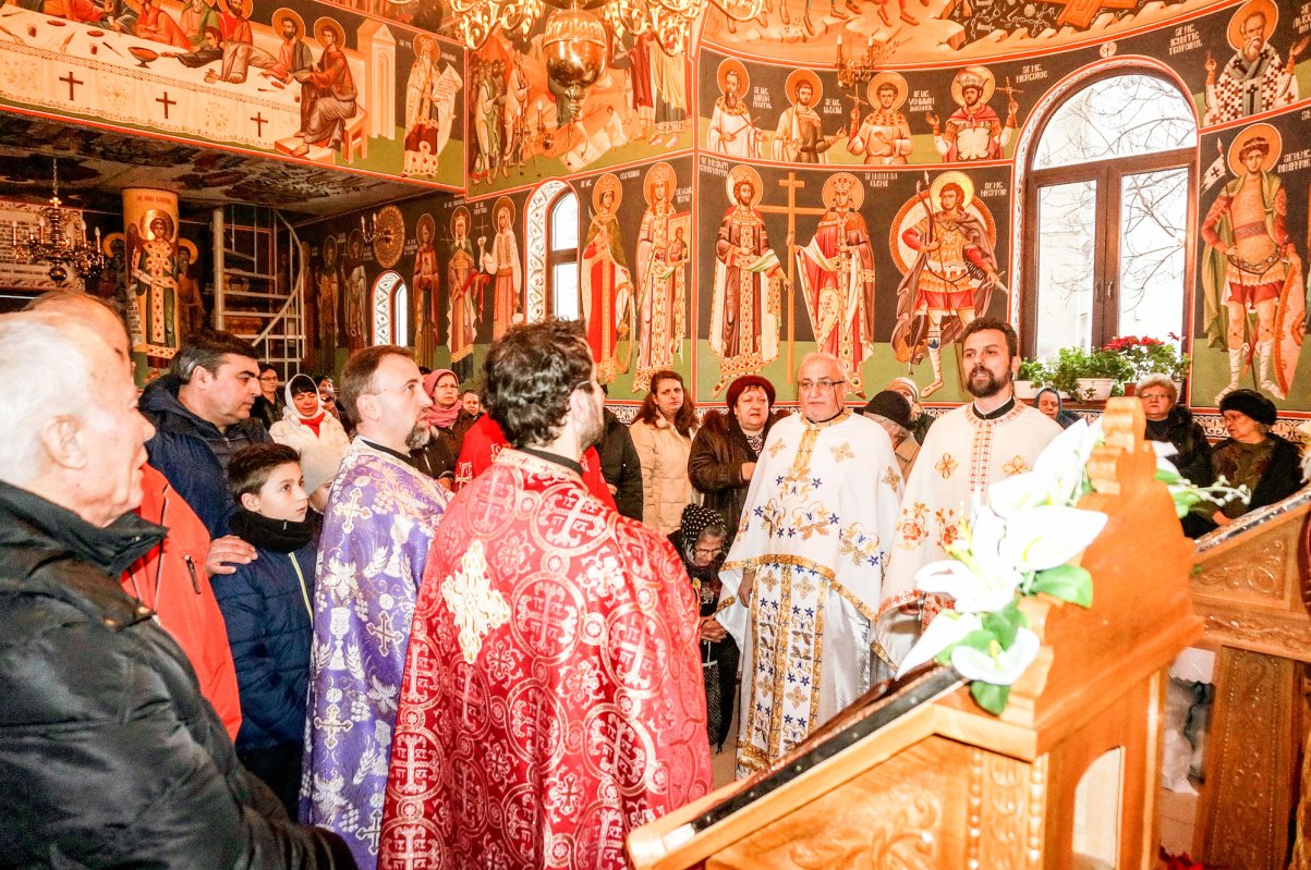 Sfântul Teodor Stratilat sărbătorit în Capitală 23878