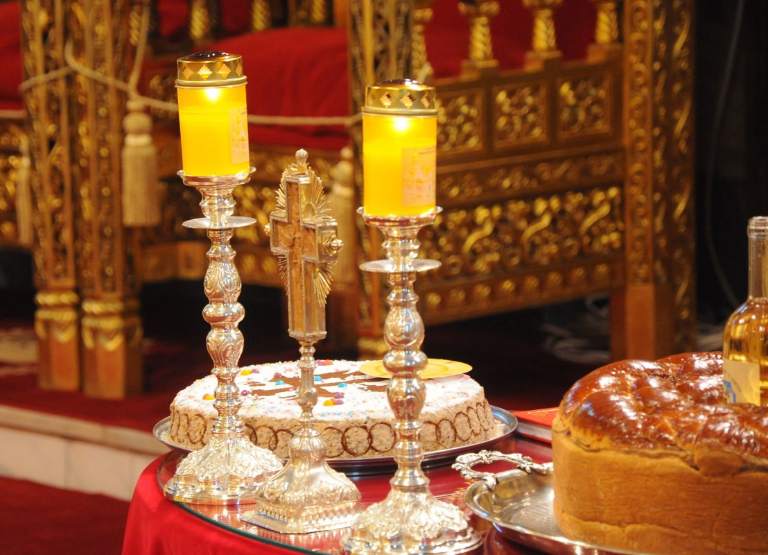 Rugăciuni şi pomeniri pentru strămoşii adormiți 23774