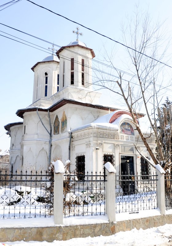 Hramul Parohiei Flămânda din București 23726