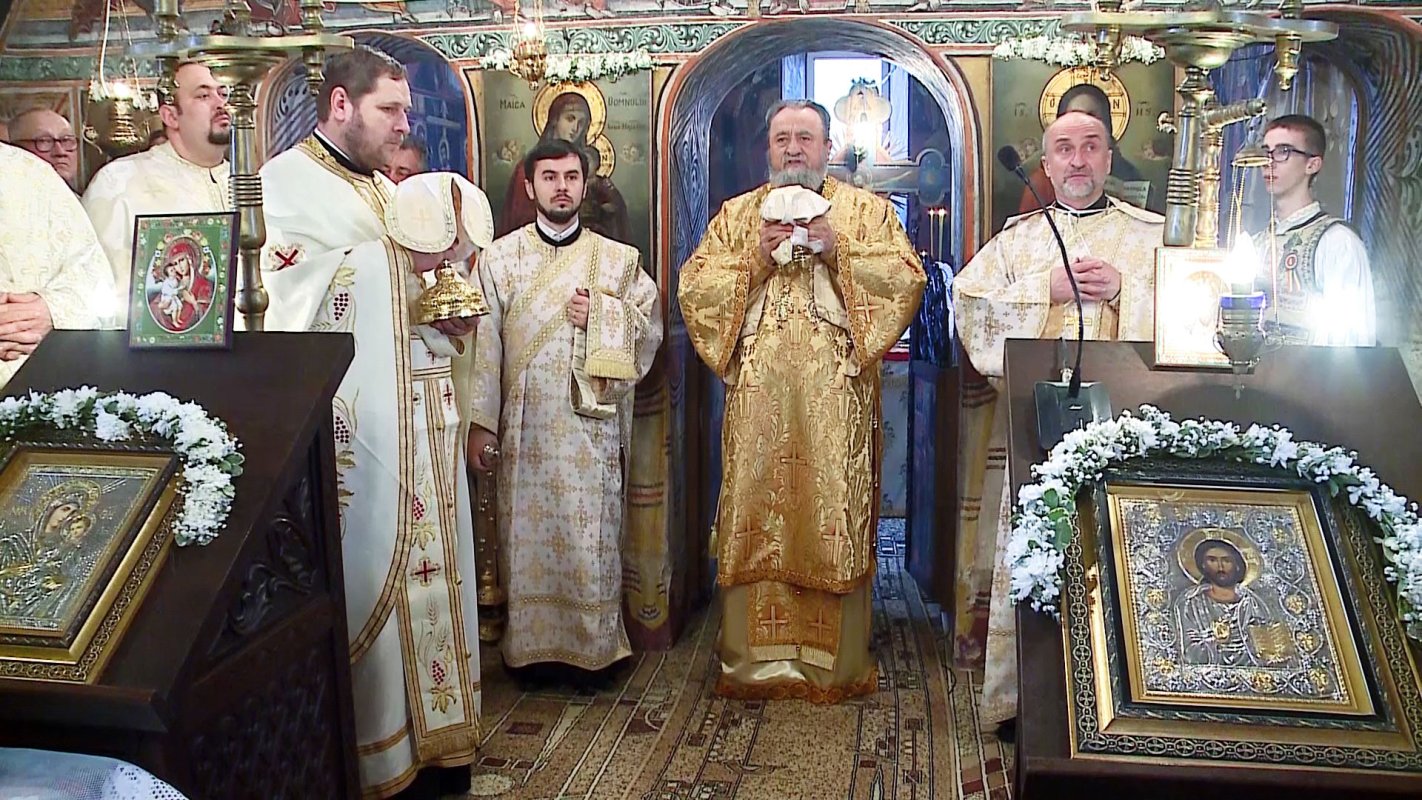 Slujiri arhiereşti, în Duminica Înfricoșătoarei Judecăți 23639