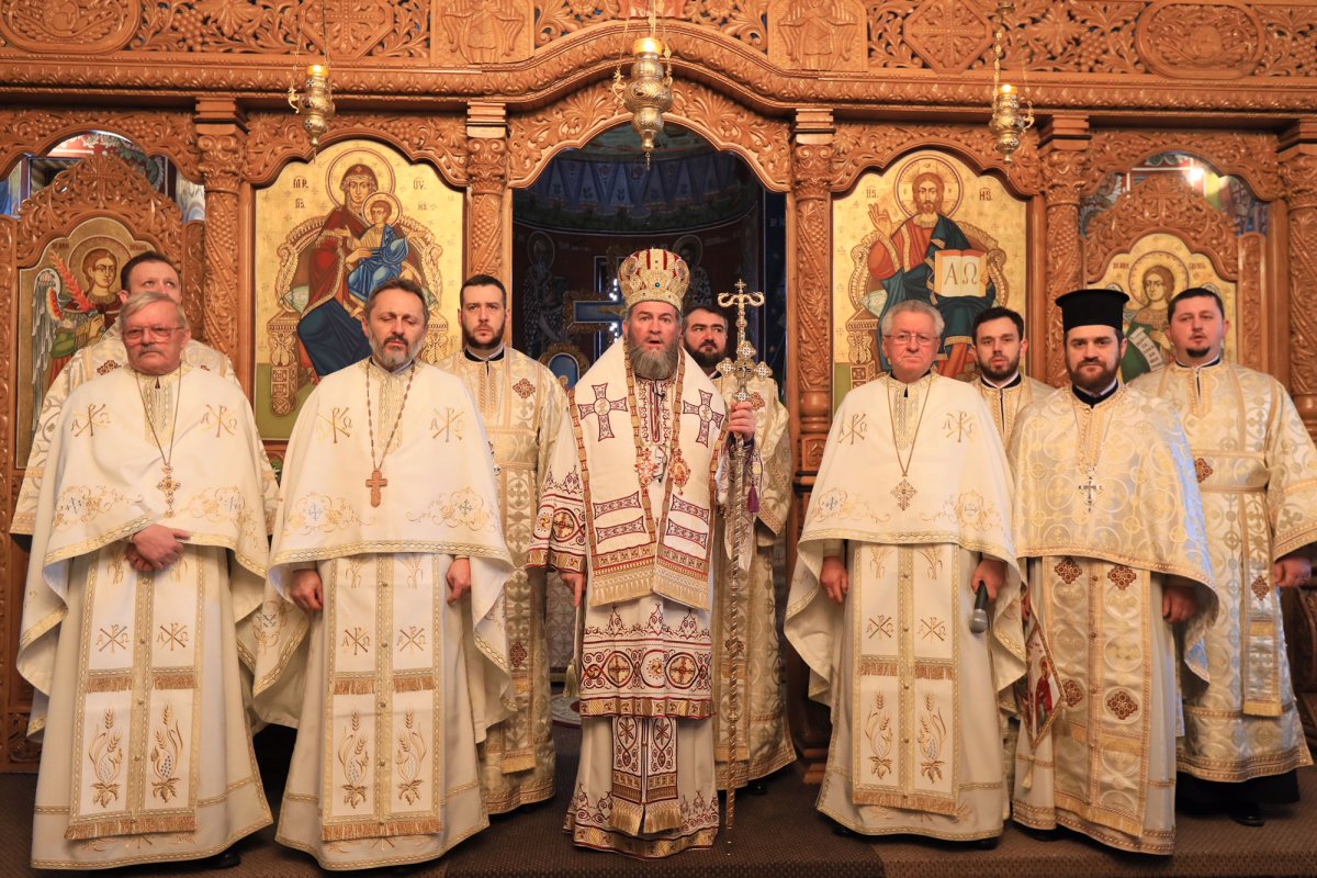 Slujiri arhiereşti, în Duminica Înfricoșătoarei Judecăți 23640