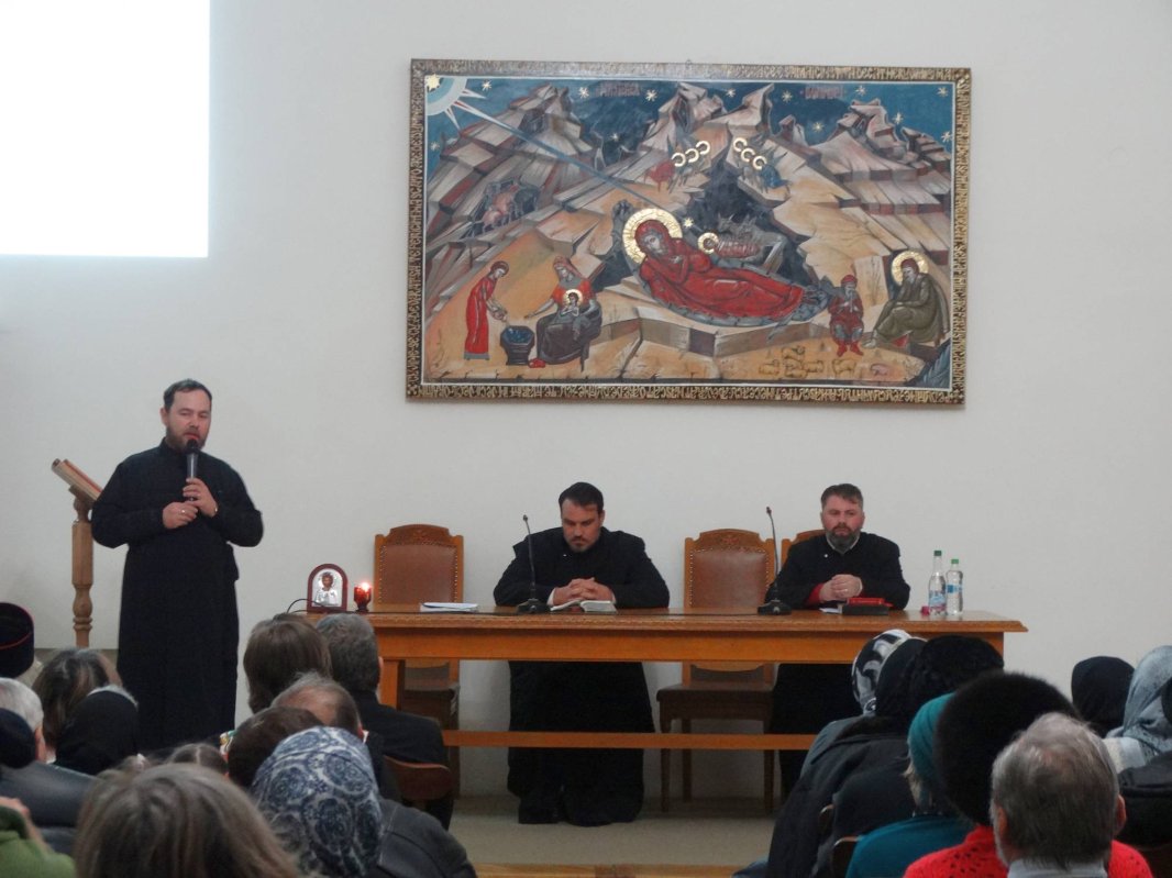 Primirea Sfintei Împărtăşanii, prin „post, spovedanie şi fapte bune“ 23531