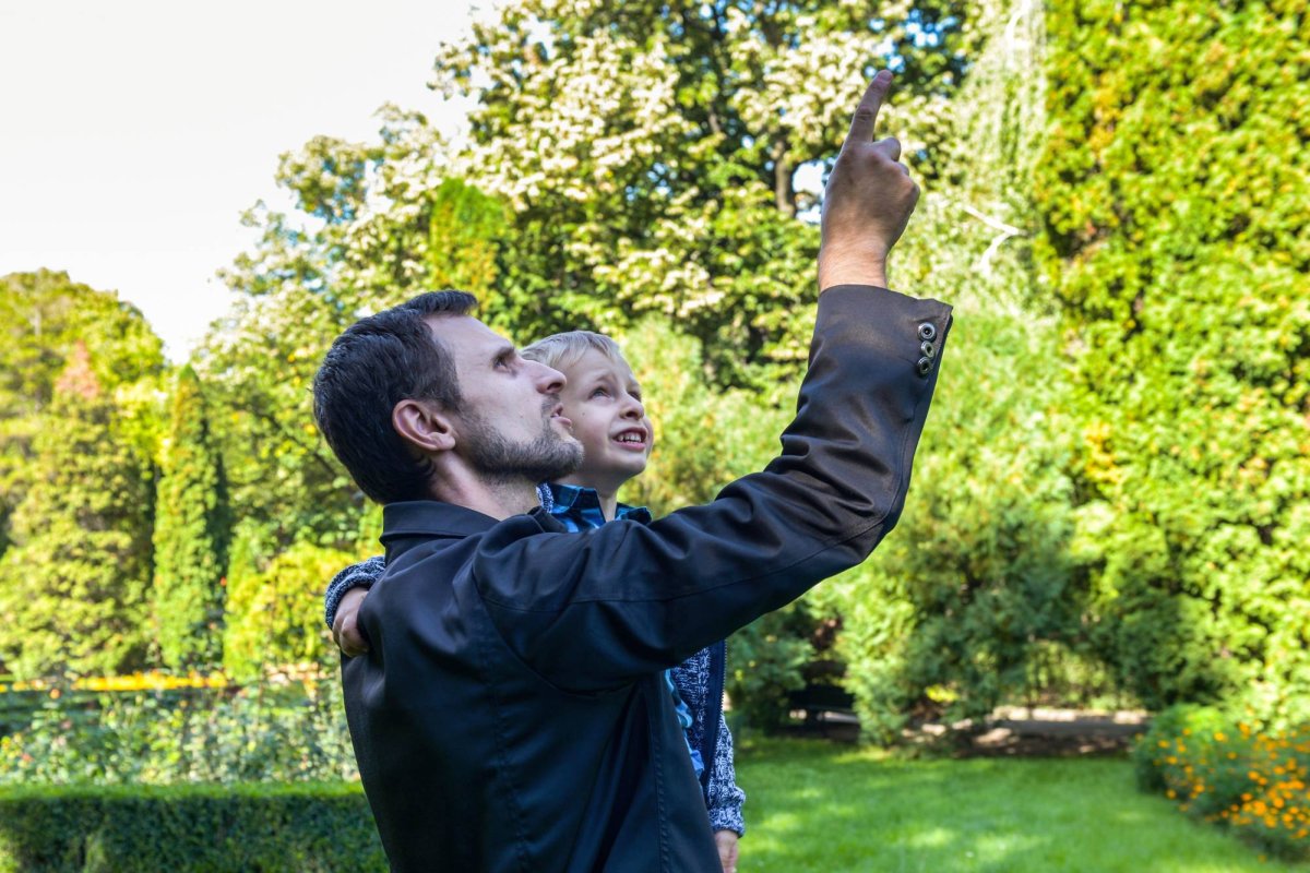 Iubind, noi iubim prin Dumnezeu 23441