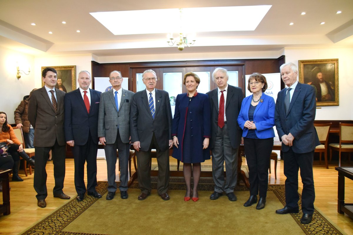 Pact pentru promovarea culturii şi ştiinţei româneşti 23440