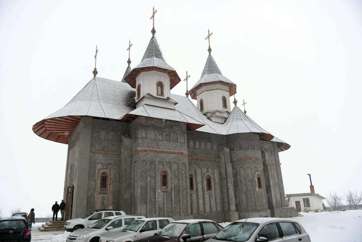 IPS Teofan: „Suntem chemaţi să ne lepădăm de toate lucrurile şi vicleniile vrăjmaşului“ 23334