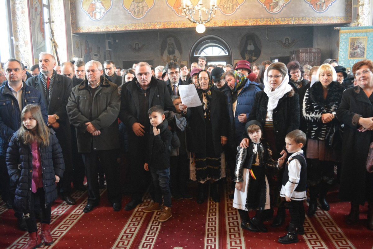 Slujiri arhiereşti, în Duminica Izgonirii lui Adam din Rai 23281