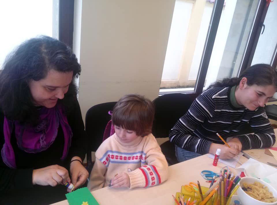 Activităţi practice în centrele pentru copii ale Arhiepiscopiei Craiovei 23236