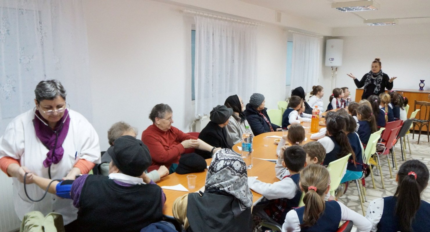 Activitate social-filantropică, la Deva 23163